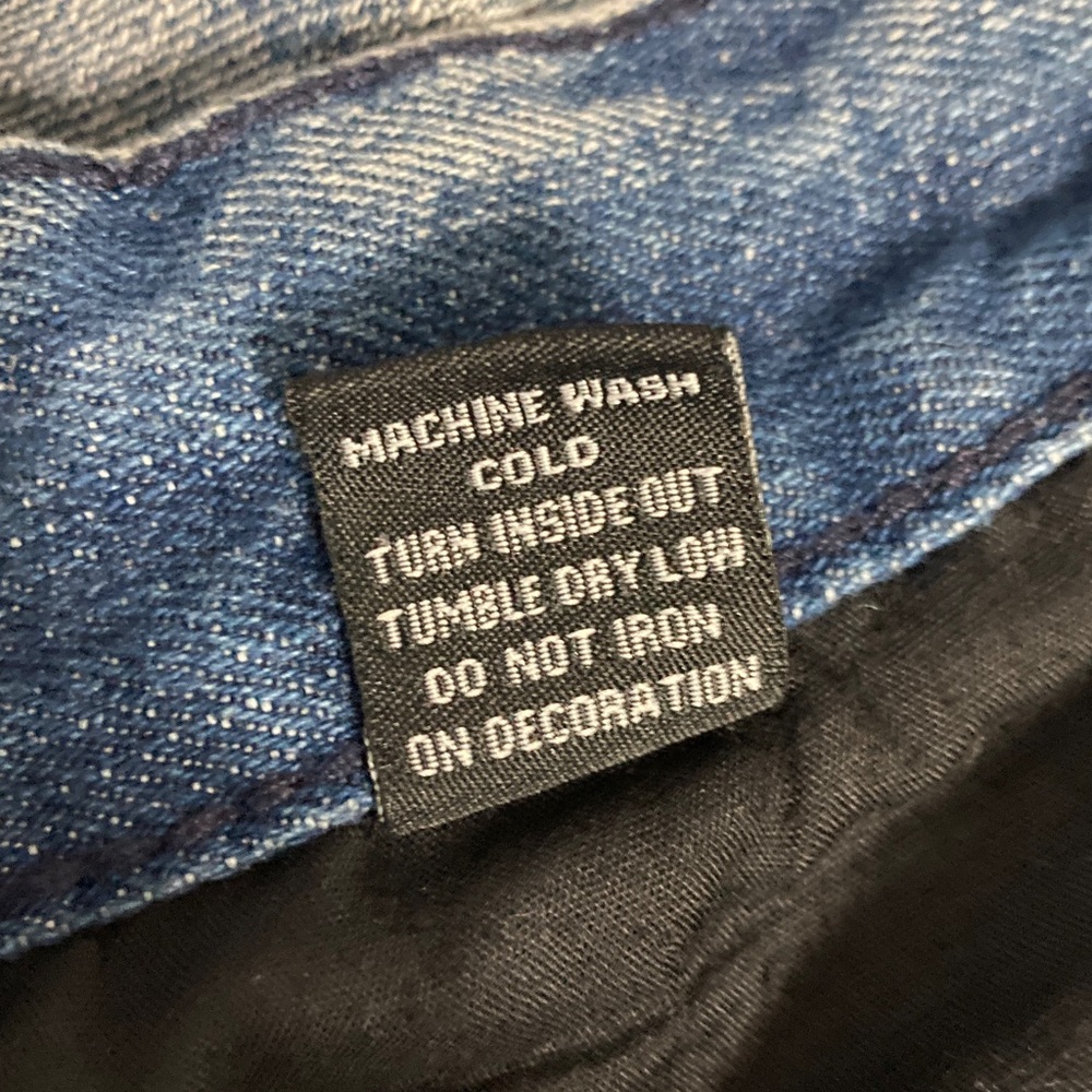 Carbon Blue US Flag Jean Shorts with Distressed Details - Picture 9 of 10